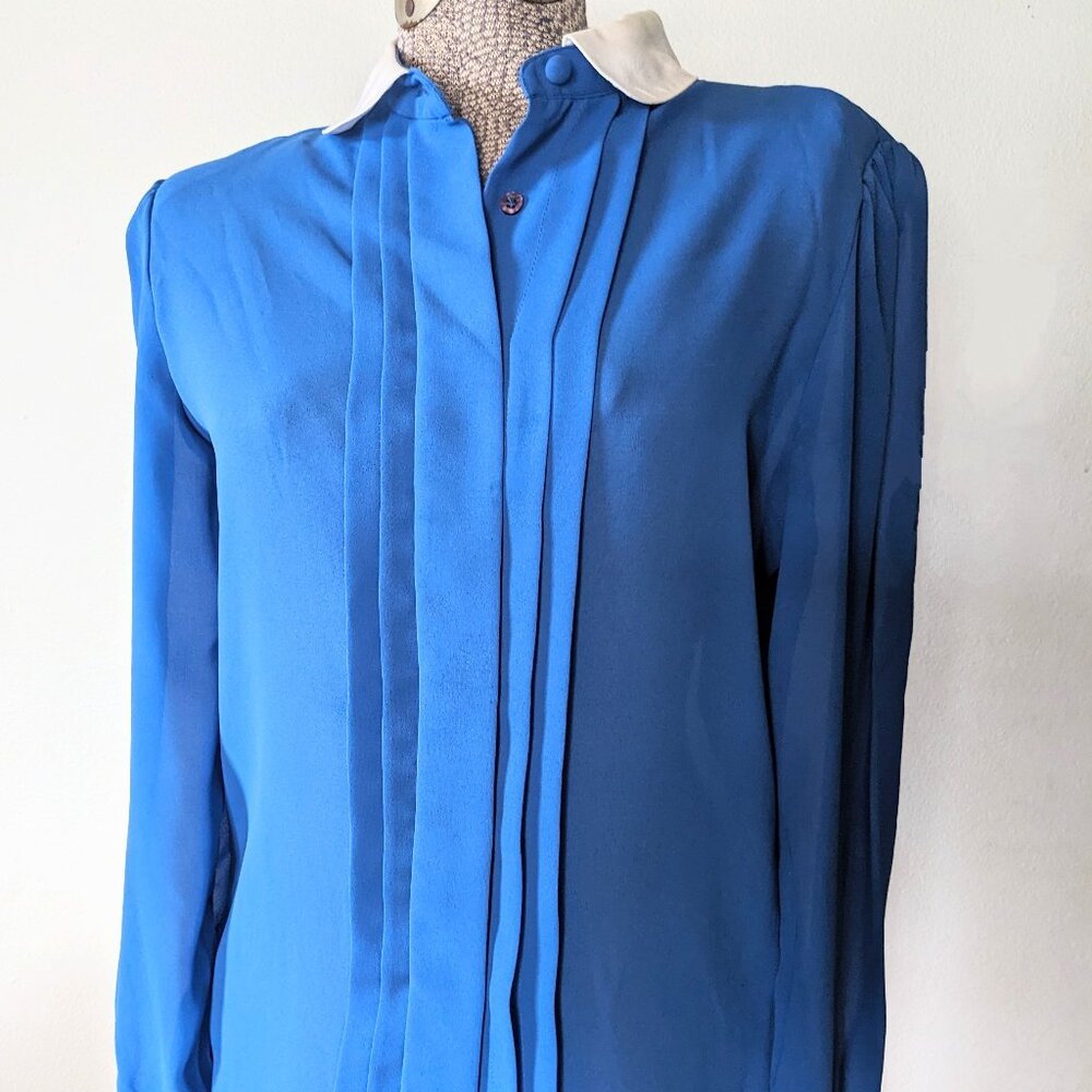 Vintage 1980s Chaus Royal Blue Blouse with White Collar & Cuffs – Pleated Shirt